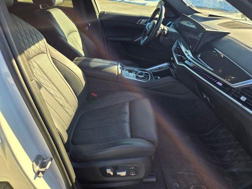 2024 BMW X6 M60i