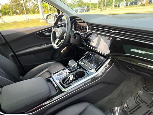 2022 Audi Q7 55 Premium Plus