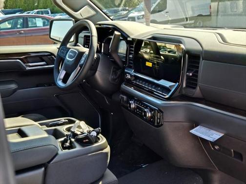 2025 GMC Sierra 1500 SLE