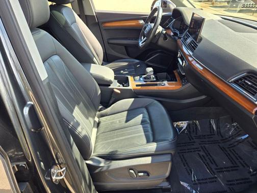2023 Audi Q5 45 S line Premium Plus