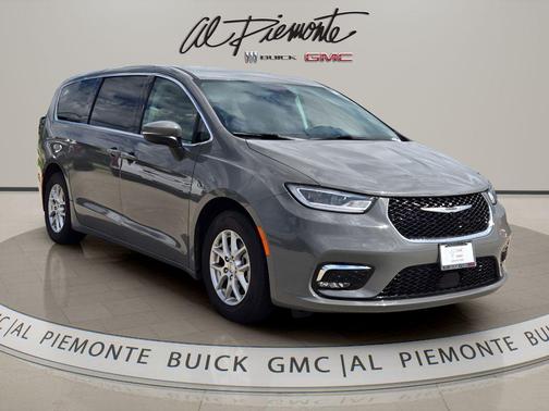 Ceramic Gray Clearcoat 2023 Chrysler Pacifica Touring L