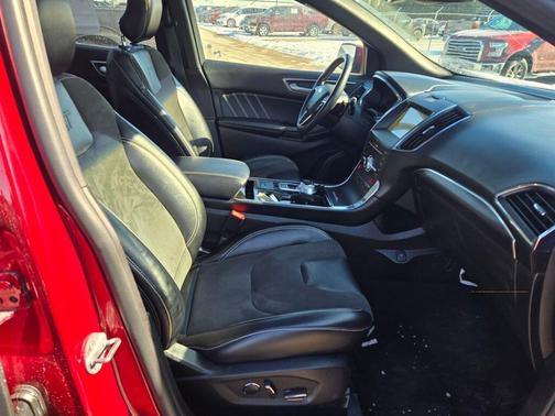2019 Ford Edge ST