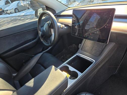 2022 Tesla Model Y Performance Dual Motor All-Wheel Drive