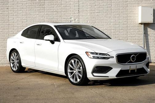 2020 Volvo S60 T5 Momentum