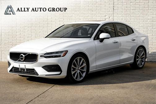 2020 Volvo S60 T5 Momentum