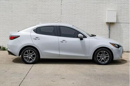 2019 Toyota Yaris Sedan LE