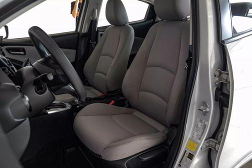 2019 Toyota Yaris Sedan LE