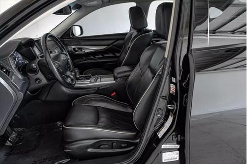 2017 INFINITI Q70 3.7