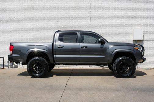 2016 Toyota Tacoma SR5