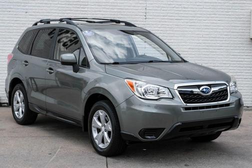 Green 2016 Subaru Forester 2.5i Premium