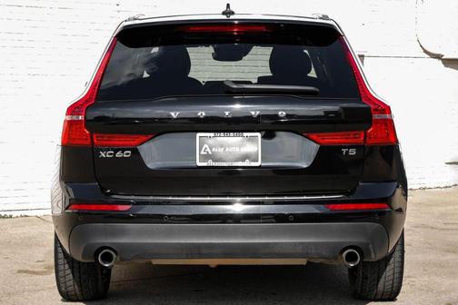 2021 Volvo XC60 T5 Momentum