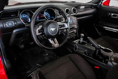 2016 Ford Mustang V6