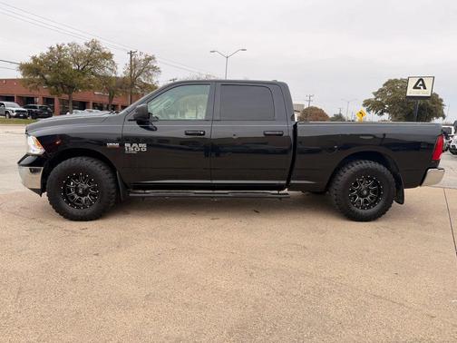 2019 RAM 1500 SLT