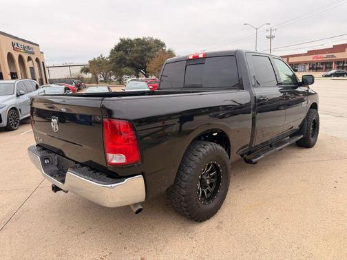 2019 RAM 1500 SLT