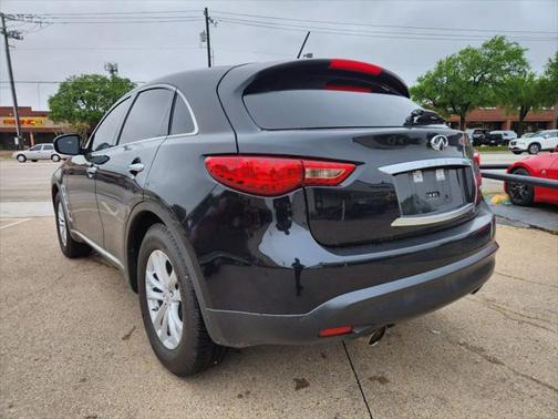 2017 INFINITI QX70 Base