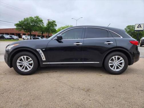 2017 INFINITI QX70 Base