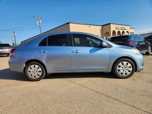 2010 Toyota Yaris Base