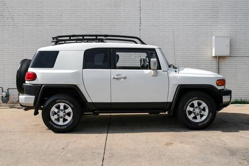 White 2011 Toyota FJ Cruiser Base