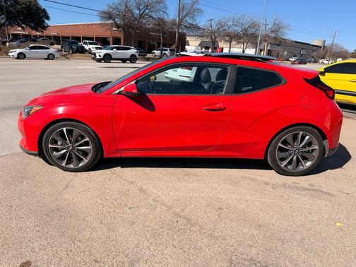 2020 Hyundai Veloster 2