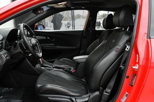 2020 Hyundai Veloster 2