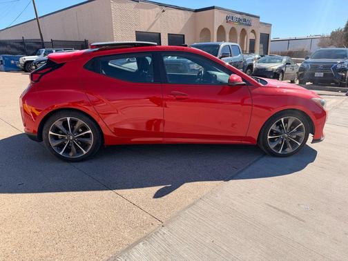 2020 Hyundai Veloster 2