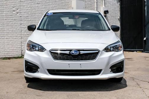 White 2018 Subaru Impreza 2.0i