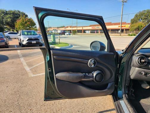2017 MINI Hardtop Cooper