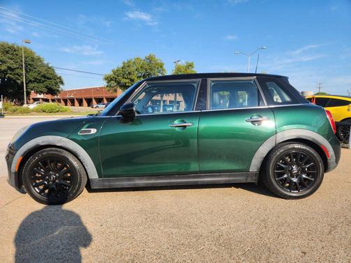2017 MINI Hardtop Cooper