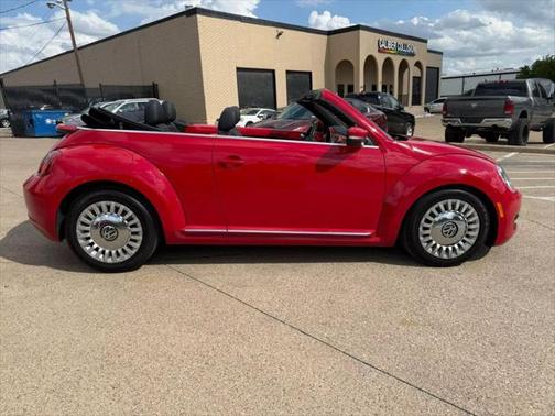 2015 Volkswagen Beetle Auto 1.8T w/Tech