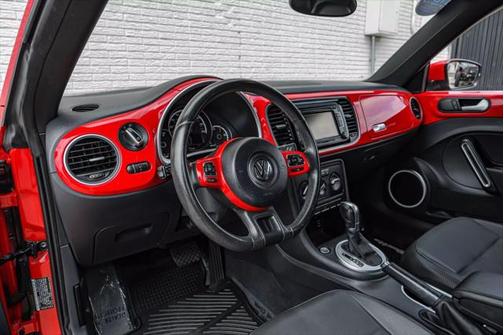 2015 Volkswagen Beetle Auto 1.8T w/Tech