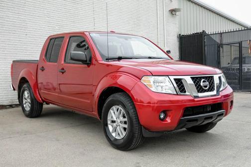 Red 2016 Nissan Frontier SV
