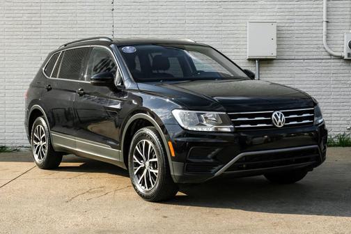 Black 2019 Volkswagen Tiguan 2.0T SE 4MOTION