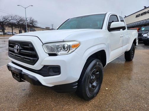 2017 Toyota Tacoma SR