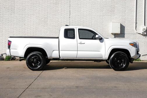 2017 Toyota Tacoma SR