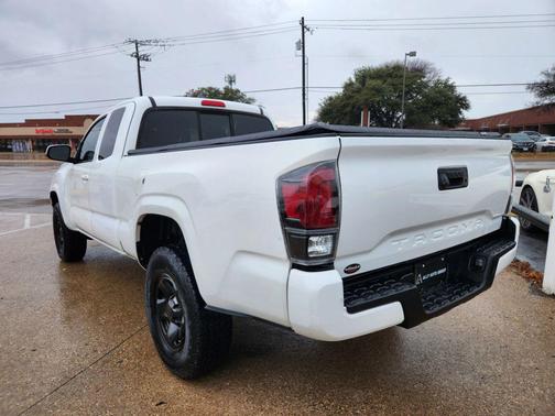 2017 Toyota Tacoma SR