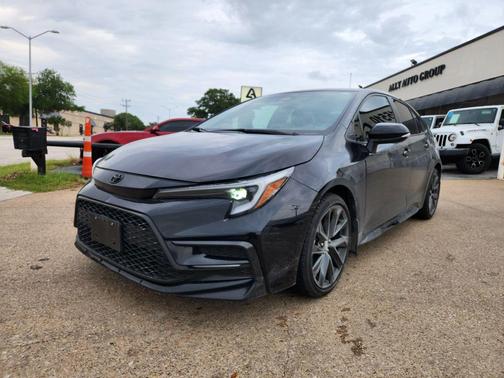 Black 2024 Toyota Corolla SE