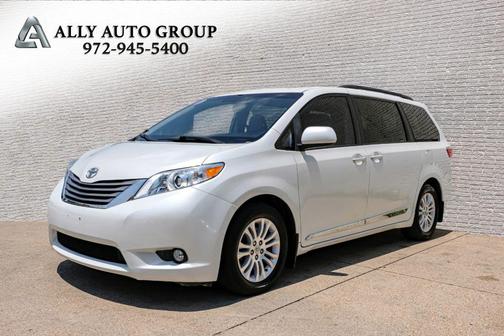 2017 Toyota Sienna XLE