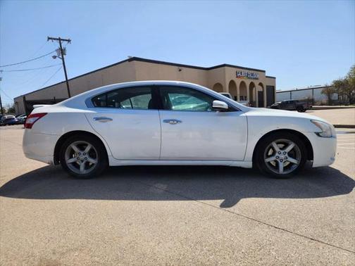 2010 Nissan Maxima SV