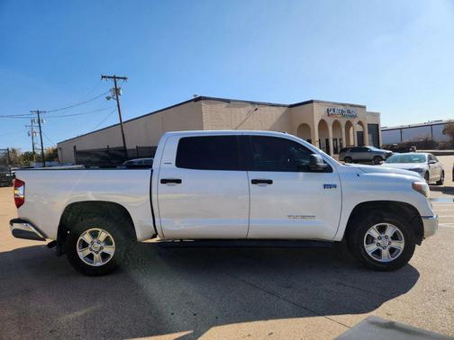 2018 Toyota Tundra SR5