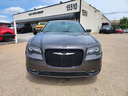 2016 Chrysler 300 S