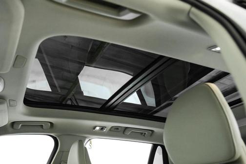 White 2020 Volvo XC90 T5 Momentum