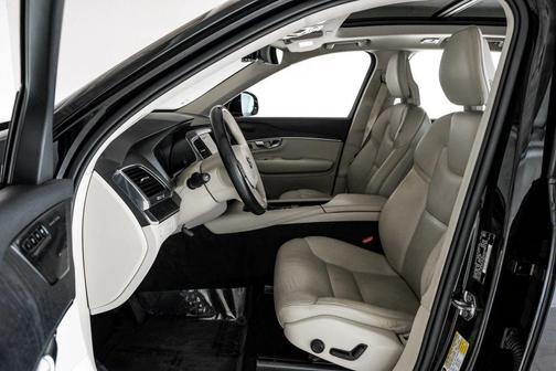 2020 Volvo XC90 T5 Momentum