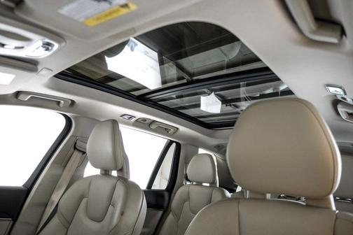 2020 Volvo XC90 T5 Momentum