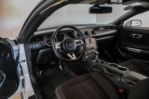 2020 Ford Mustang EcoBoost