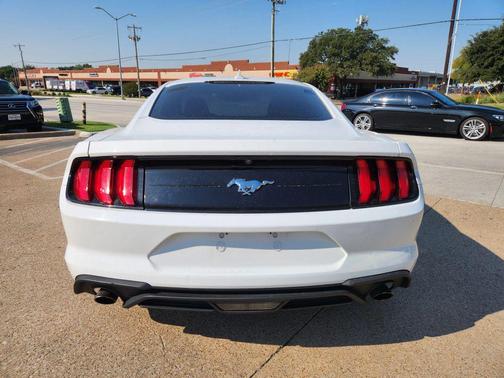 2020 Ford Mustang EcoBoost