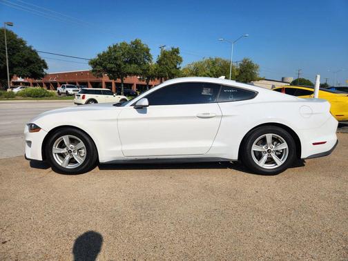 2020 Ford Mustang EcoBoost
