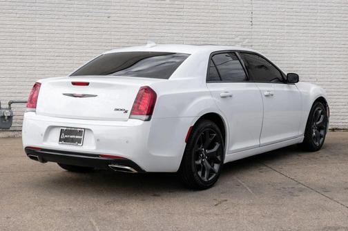 White 2022 Chrysler 300 S