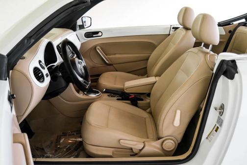 2015 Volkswagen Beetle Auto 1.8T w/Tech