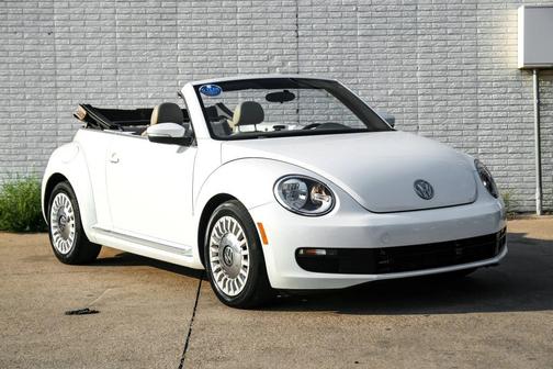 2015 Volkswagen Beetle Auto 1.8T w/Tech