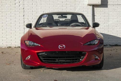 2016 Mazda MX-5 Miata Sport